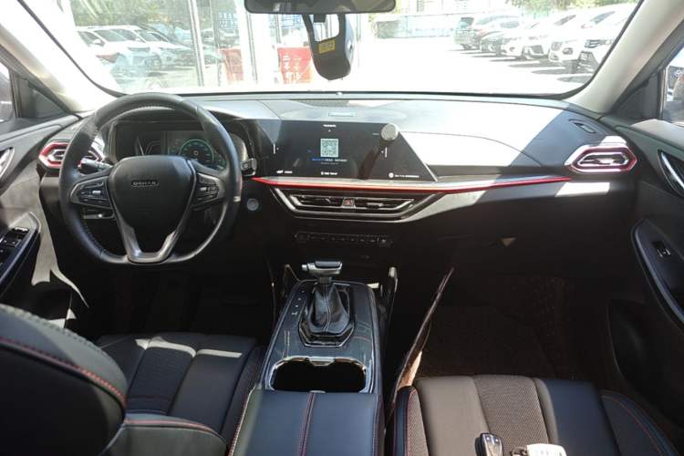 Used CHANGAN OSHAN X5 2021 1.6L CVT Luxury Model Center Console