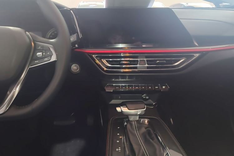 Used CHANGAN OSHAN X5 2021 Revised Version 1.5T DCT Luxury Edition Center Console