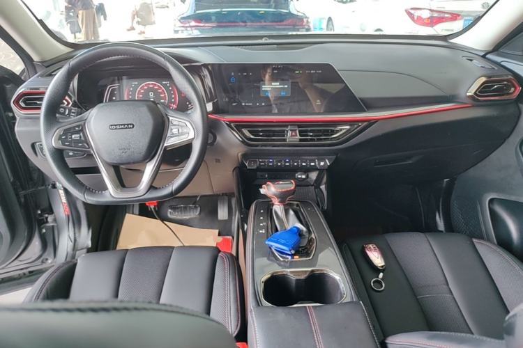 Used CHANGAN OSHAN X5 2021 1.5T DCT Prestige Edition Center Console