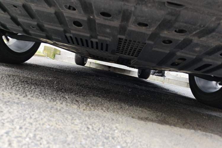 Used CHANGAN OSHAN X5 2021 1.5T DCT Flagship Edition Chassis Front