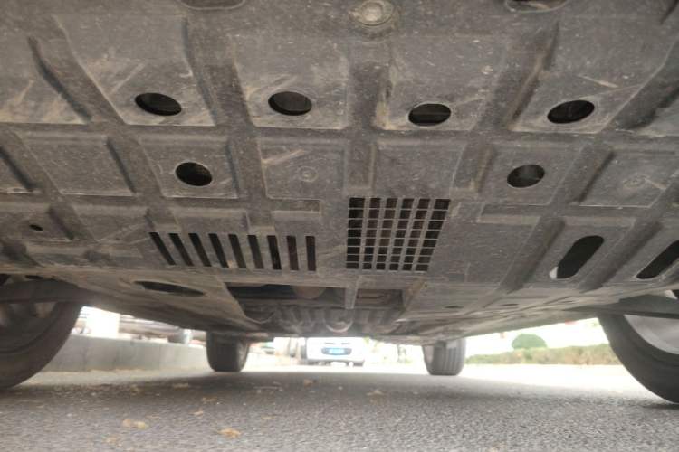 Used CHANGAN OSHAN X5 2021 1.6L CVT Flagship Model Chassis Front