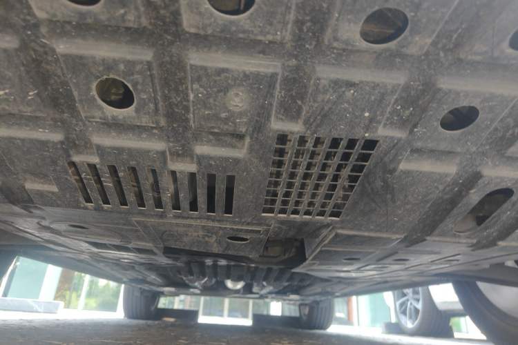 Used CHANGAN OSHAN X5 2021 Revised Version 1.5T DCT Luxury Edition Chassis Front