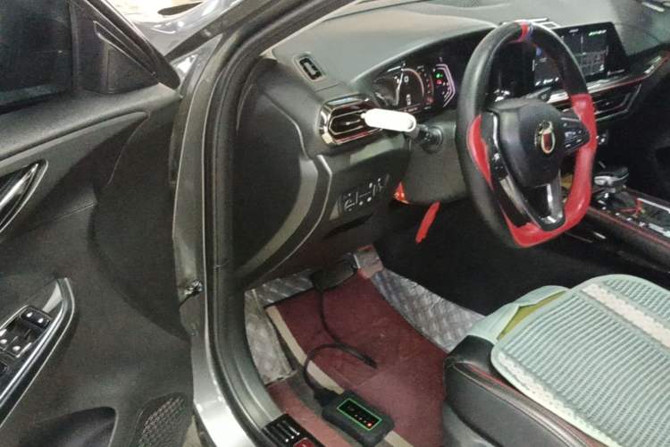 Used CHANGAN OSHAN X5 2021 1.5T DCT Prestige Edition Driver Seat