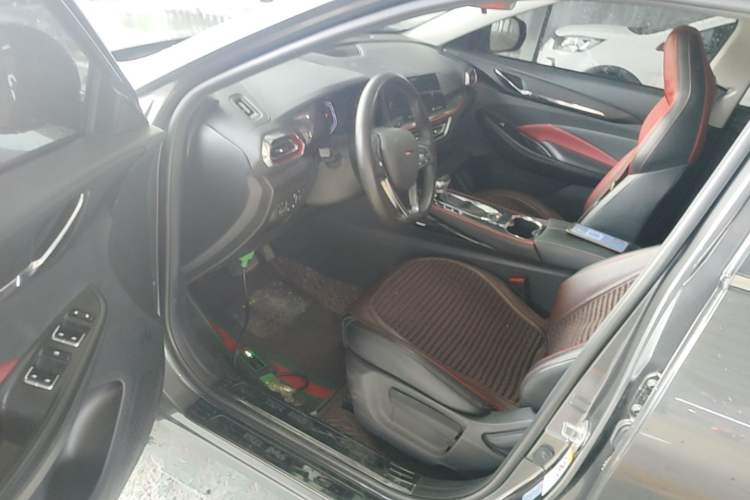 Used CHANGAN OSHAN X5 2021 1.5T DCT Prestige Edition Driver Seat