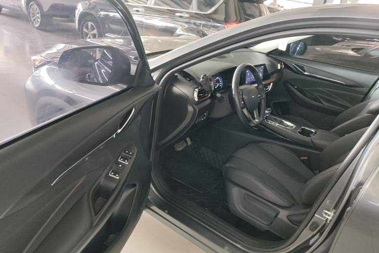 Used CHANGAN OSHAN X5 2021 Revised Version 1.5T DCT Luxury Edition Driver Seat