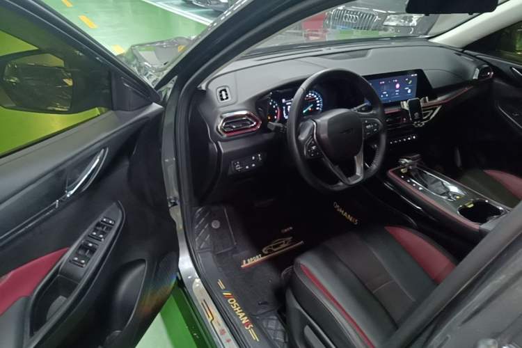Used CHANGAN OSHAN X5 2021 Revised Version 1.5T DCT Luxury Edition Driver Seat