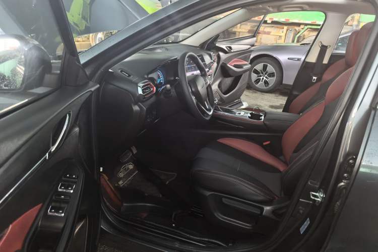 Used CHANGAN OSHAN X5 2021 Revised Version 1.5T DCT Luxury Edition Driver Seat