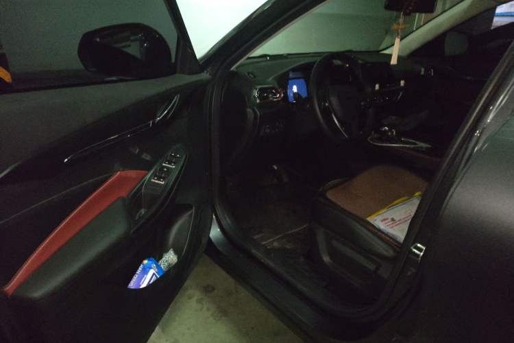 Used CHANGAN OSHAN X5 2021 1.5T DCT Prestige Edition Driver Seat