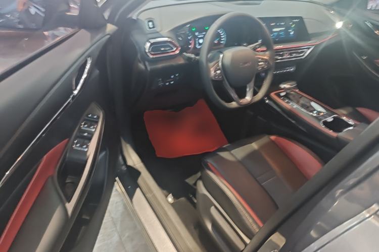 Used CHANGAN OSHAN X5 2021 Revised Version 1.5T DCT Luxury Edition Driver Seat