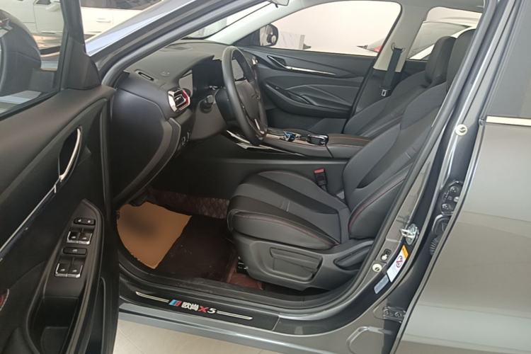 Used CHANGAN OSHAN X5 2021 1.6L CVT Luxury Model Driver Seat