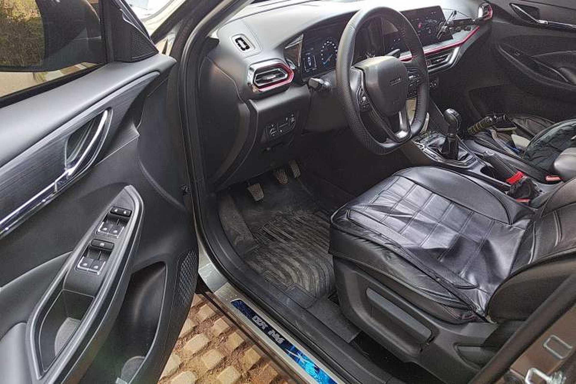 Used CHANGAN OSHAN X5 2021 1.6L Manual Luxury Model Driver Seat