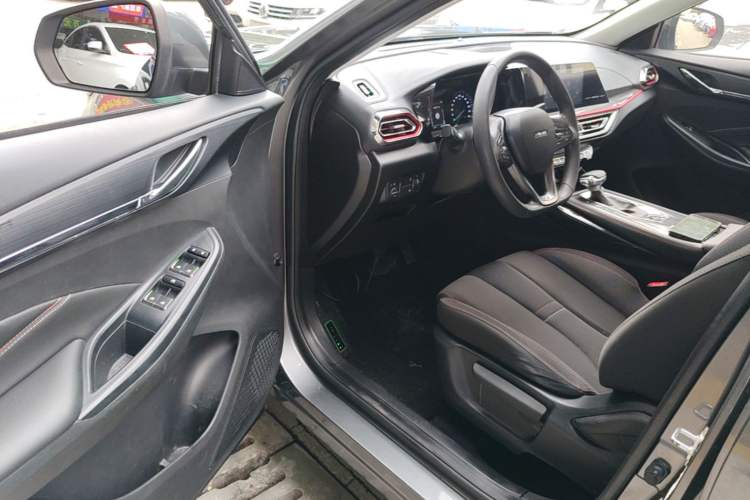 Used CHANGAN OSHAN X5 2021 Revised Version 1.6L CVT Luxury Edition Driver Seat