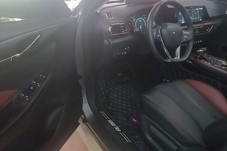 Used CHANGAN OSHAN X5 2021 1.5T DCT Prestige Edition Driver Seat
