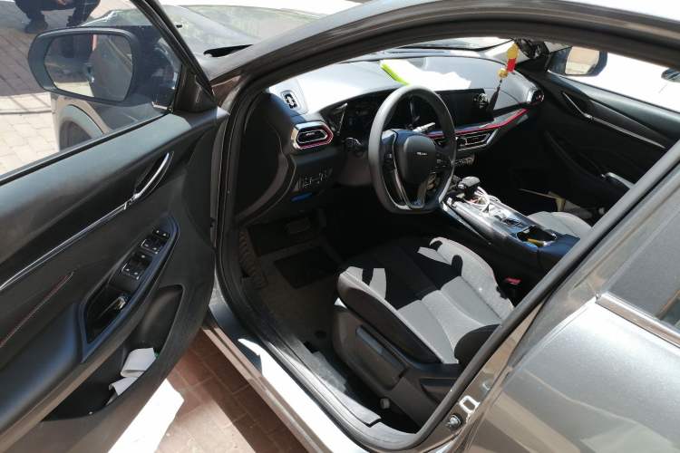 Used CHANGAN OSHAN X5 2021 1.6L CVT Luxury Version Driver Seat