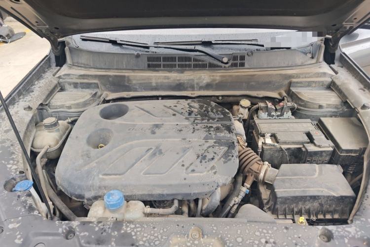 Used CHANGAN OSHAN X5 2021 1.5T DCT Luxury Edition Engine Bay