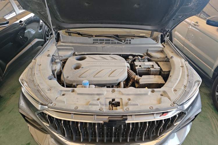 Used CHANGAN OSHAN X5 2021 1.5T DCT Prestige Edition Engine Bay