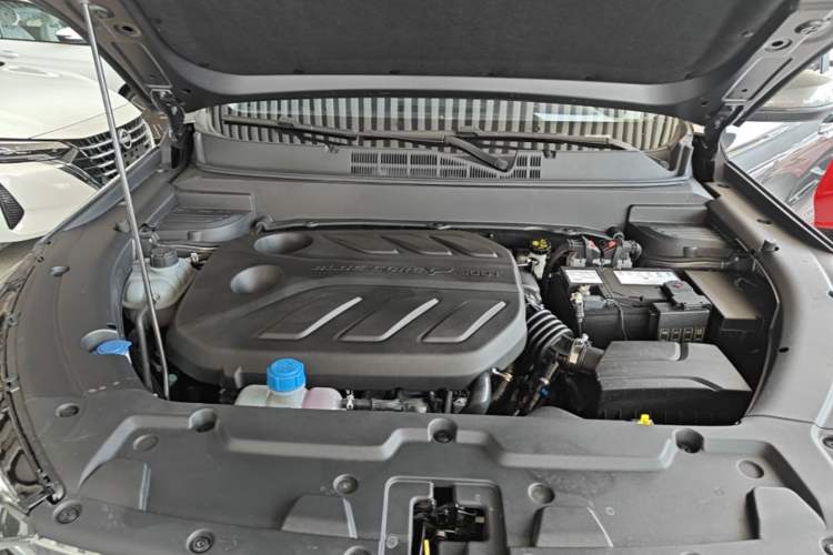 Used CHANGAN OSHAN X5 2021 Revised Version 1.5T DCT Luxury Edition Engine Bay