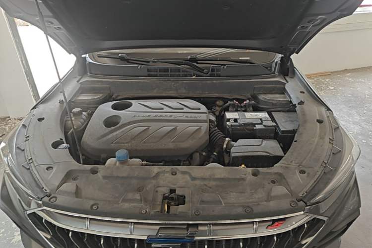 Used CHANGAN OSHAN X5 2021 Revised Version 1.5T DCT Luxury Edition Engine Bay