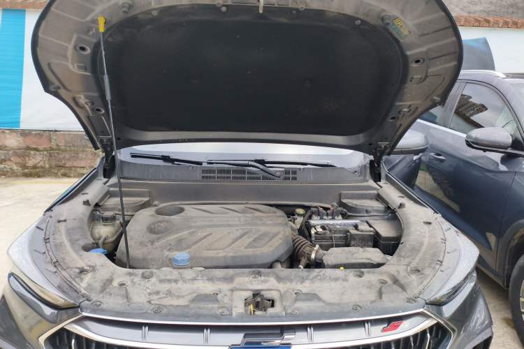 Used CHANGAN OSHAN X5 2021 1.5T DCT Prestige Edition Engine Bay