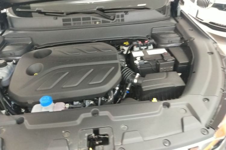 Used CHANGAN OSHAN X5 2021 1.5T DCT Prestige Edition Engine Bay