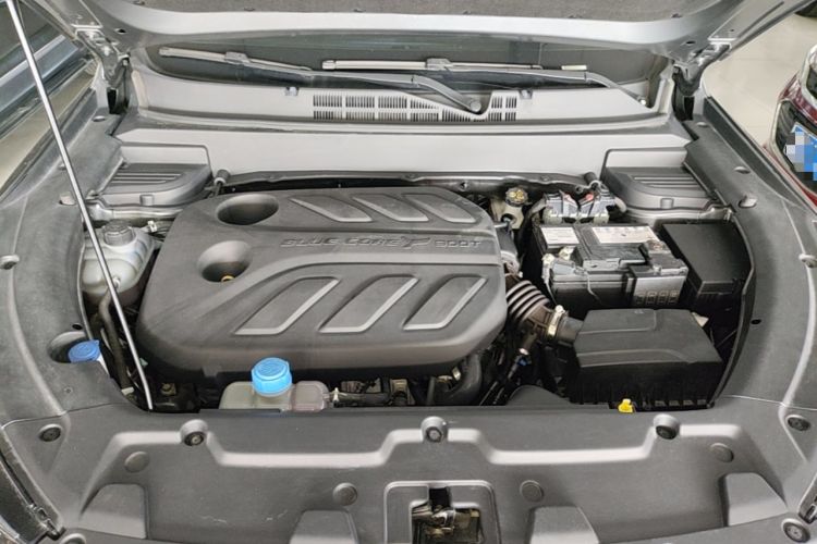 Used CHANGAN OSHAN X5 2021 Revised Version 1.5T DCT Luxury Edition Engine Bay