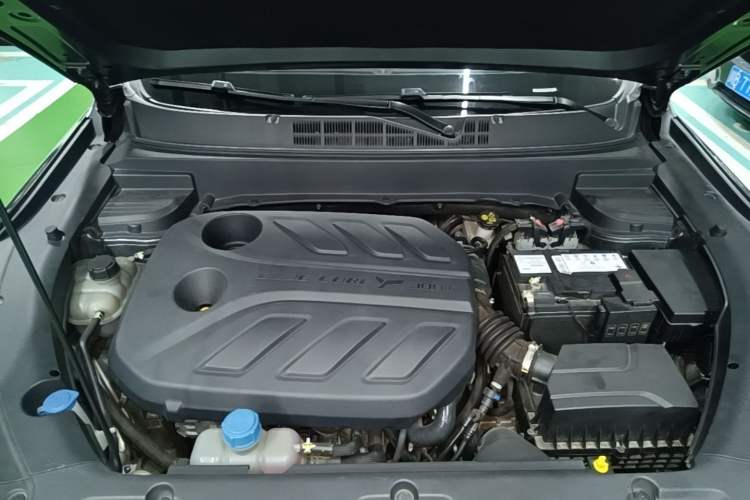 Used CHANGAN OSHAN X5 2021 Revised Version 1.5T DCT Luxury Edition Engine Bay