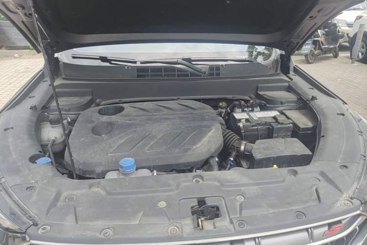 Used CHANGAN OSHAN X5 2021 1.5T DCT Prestige Edition Engine Bay