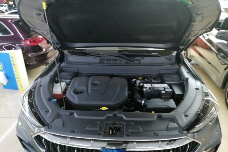 Used CHANGAN OSHAN X5 2021 Revised Version 1.6L CVT Luxury Edition Engine Bay