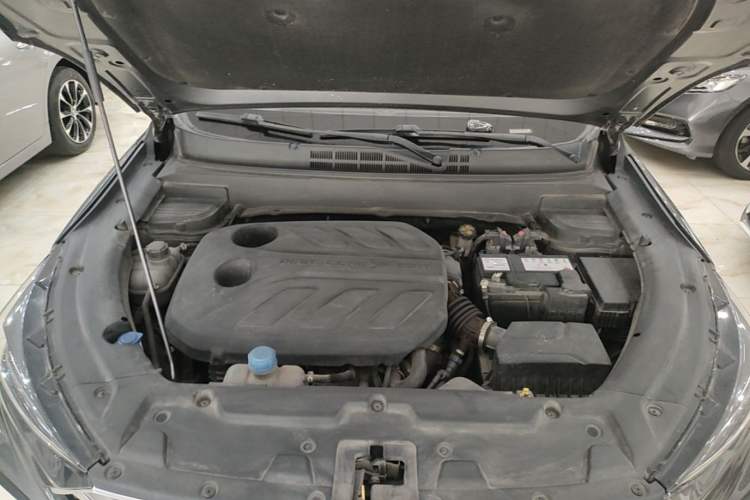 Used CHANGAN OSHAN X5 2021 1.5T DCT Prestige Edition Engine Bay