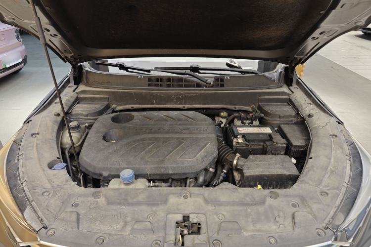Used CHANGAN OSHAN X5 2021 1.5T DCT Luxury Edition Engine Bay