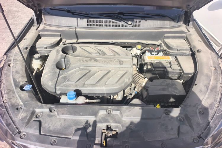 Used CHANGAN OSHAN X5 2021 1.5T DCT Prestige Edition Engine Bay