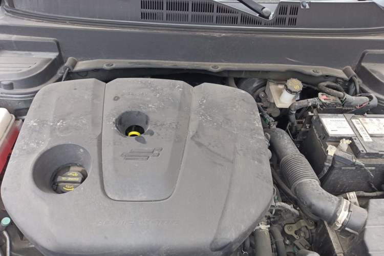 Used CHANGAN OSHAN X5 2021 1.6L CVT Luxury Model Engine Bay