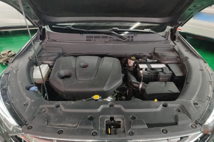 Used CHANGAN OSHAN X5 2021 Revised Version 1.6L Manual Luxury Edition Engine Bay