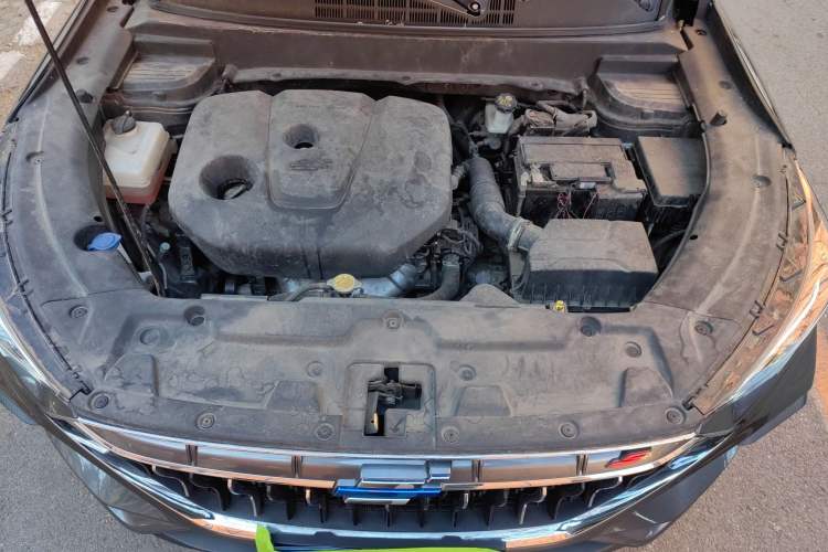 Used CHANGAN OSHAN X5 2021 1.6L CVT Luxury Model Engine Bay