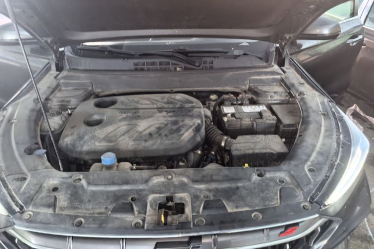 Used CHANGAN OSHAN X5 2021 Revised Version 1.5T DCT Luxury Edition Engine Bay