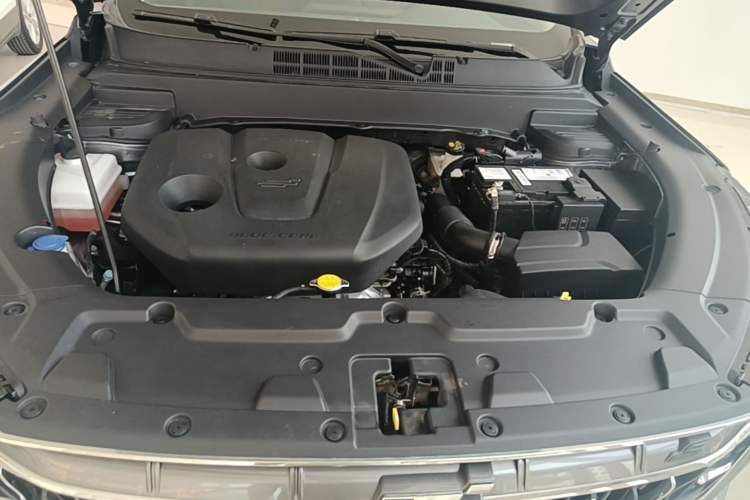 Used CHANGAN OSHAN X5 2021 1.6L CVT Luxury Model Engine Bay