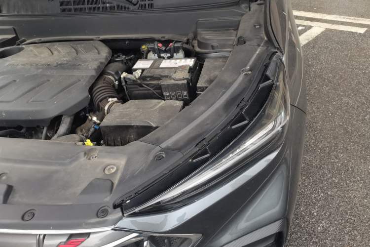 Used CHANGAN OSHAN X5 2021 1.5T DCT Prestige Edition Engine Bay Left