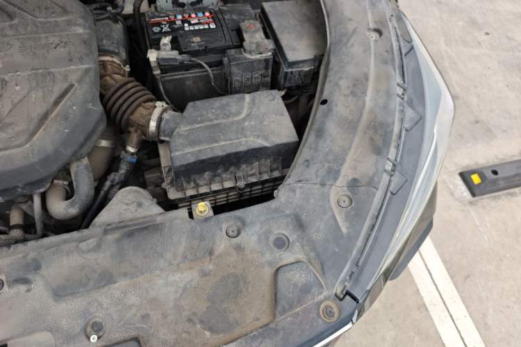 Used CHANGAN OSHAN X5 2021 1.5T DCT Prestige Edition Engine Bay Left