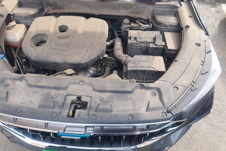 Used CHANGAN OSHAN X5 2021 1.6L CVT Comfort Model Engine Bay Left