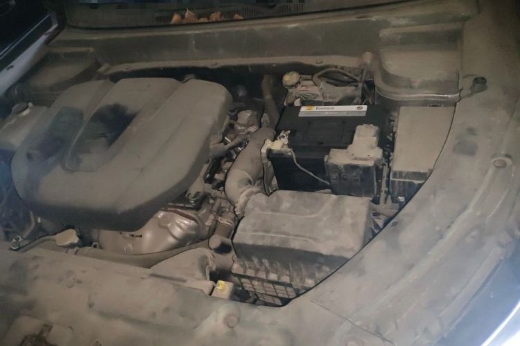 Used CHANGAN OSHAN X5 2021 1.6L CVT Luxury Model Engine Bay Left