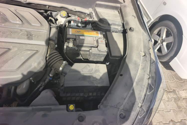 Used CHANGAN OSHAN X5 2021 1.5T DCT Prestige Edition Engine Bay Left