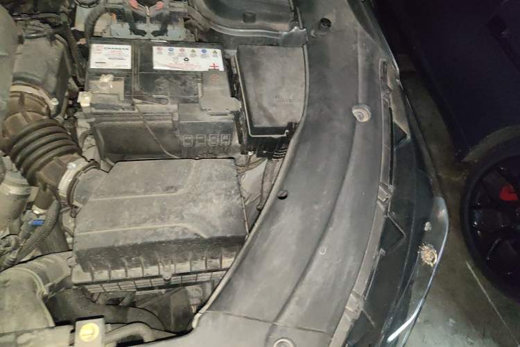 Used CHANGAN OSHAN X5 2021 1.5T DCT Prestige Edition Engine Bay Left