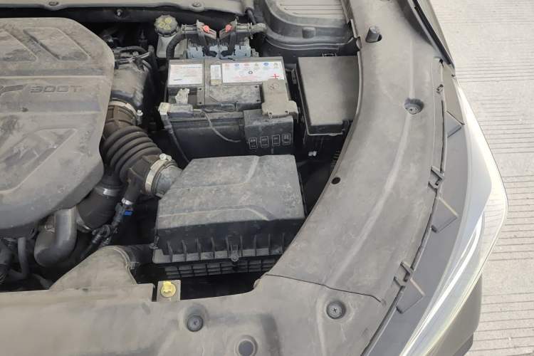 Used CHANGAN OSHAN X5 2021 1.5T DCT Prestige Edition Engine Bay Left