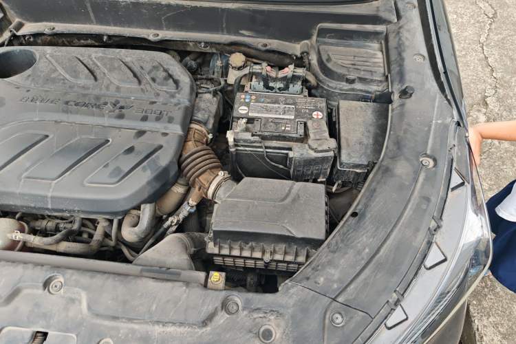 Used CHANGAN OSHAN X5 2021 1.5T DCT Prestige Edition Engine Bay Left