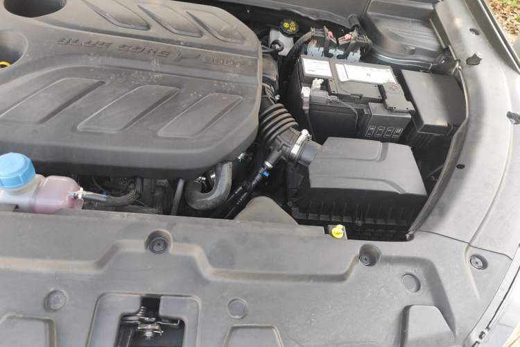 Used CHANGAN OSHAN X5 2021 1.5T DCT Flagship Edition Engine Bay Left