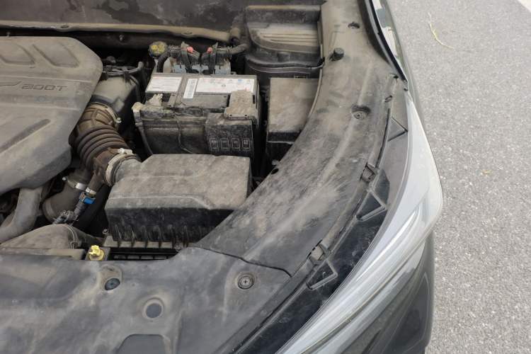 Used CHANGAN OSHAN X5 2021 1.5T DCT Flagship Edition Engine Bay Left