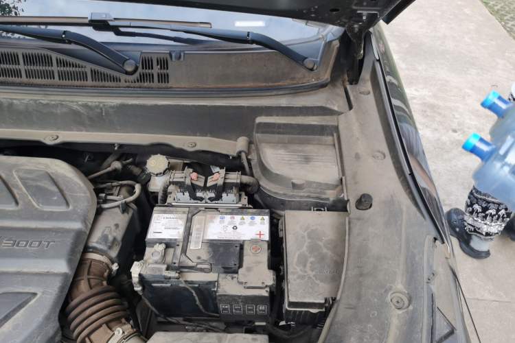 Used CHANGAN OSHAN X5 2021 1.5T DCT Prestige Edition Engine Bay Left