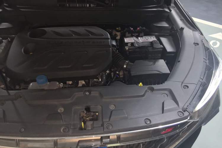 Used CHANGAN OSHAN X5 2021 1.5T DCT Flagship Edition Engine Bay Left