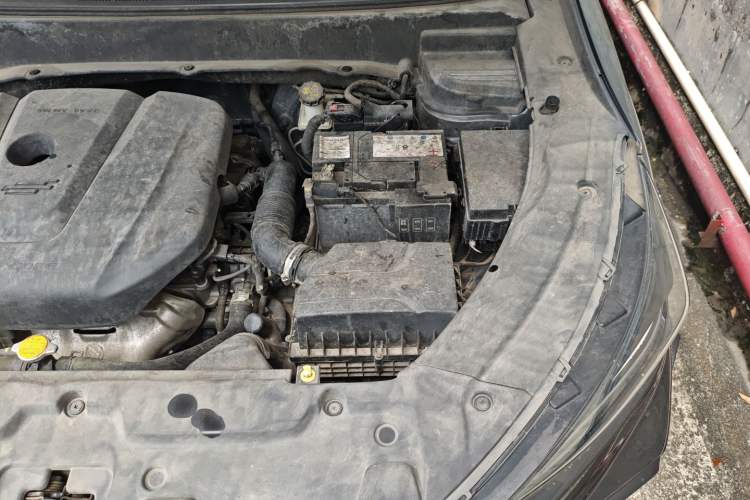 Used CHANGAN OSHAN X5 2021 1.6L CVT Luxury Model Engine Bay Left