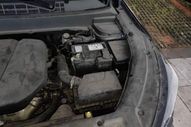 Used CHANGAN OSHAN X5 2021 1.6L CVT Comfort Model Engine Bay Left